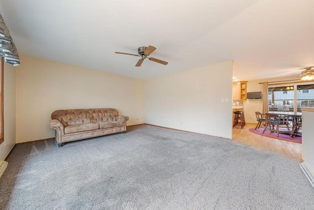 927 ORCHARD DRIVE, Seymour, WI 54165