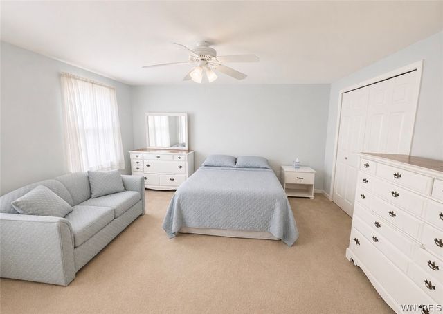 40 Hamlin Sq E, Amherst, NY 14221