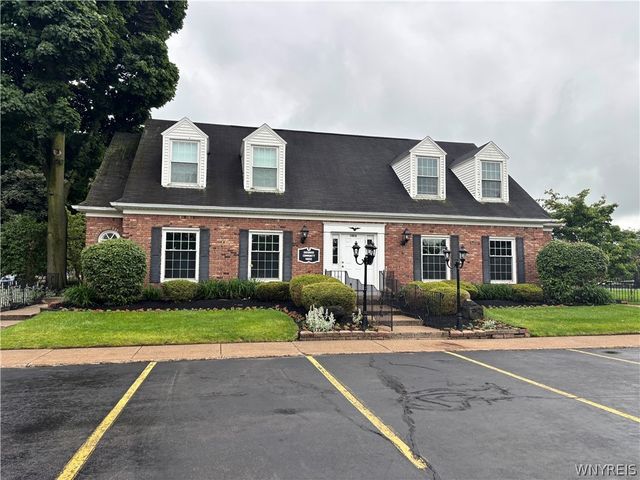 40 Hamlin Sq E, Amherst, NY 14221