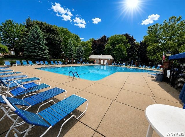 40 Hamlin Sq E, Amherst, NY 14221