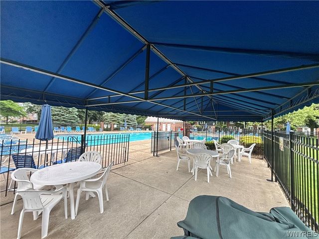 40 Hamlin Sq E, Amherst, NY 14221