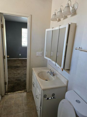 1865 E Acacia St, Stockton, CA 95205