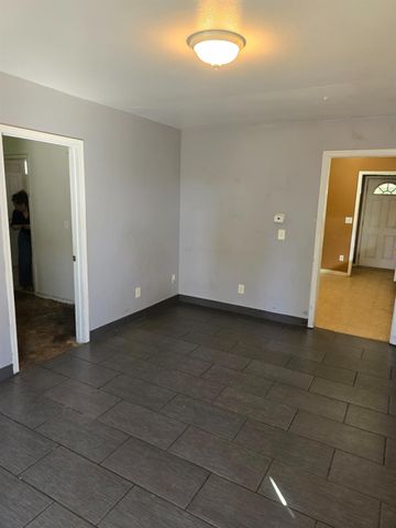 1865 E Acacia St, Stockton, CA 95205