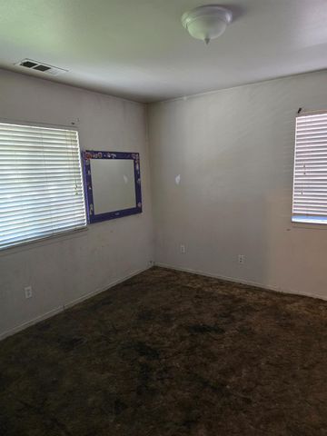 1865 E Acacia St, Stockton, CA 95205