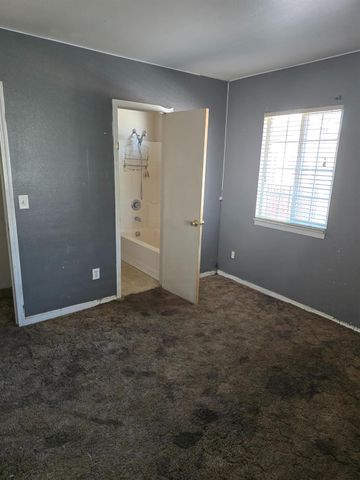 1865 E Acacia St, Stockton, CA 95205