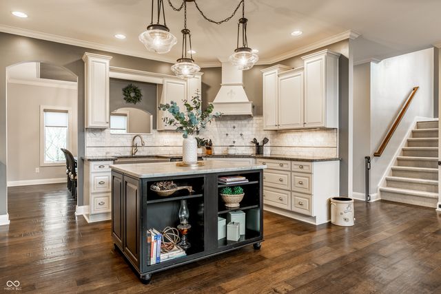 9358 Sullivan Place, Zionsville, IN 46077