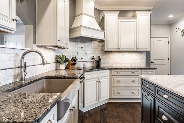 9358 Sullivan Place, Zionsville, IN 46077