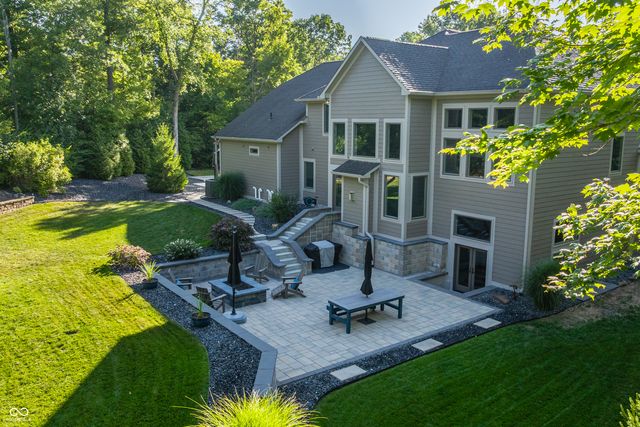 9358 Sullivan Place, Zionsville, IN 46077