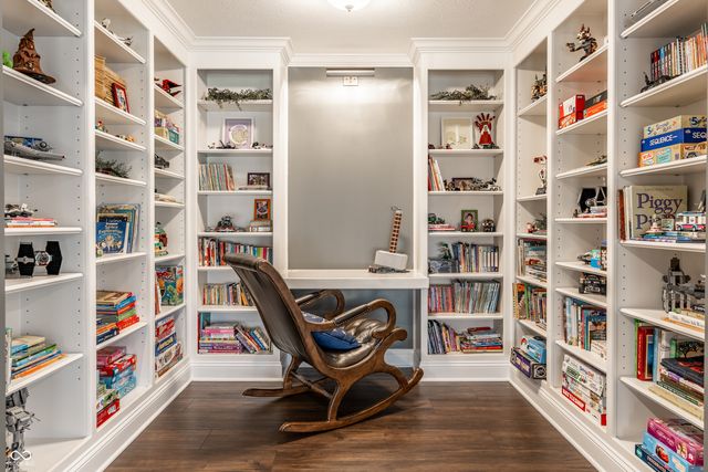 9358 Sullivan Place, Zionsville, IN 46077