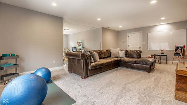 9358 Sullivan Place, Zionsville, IN 46077