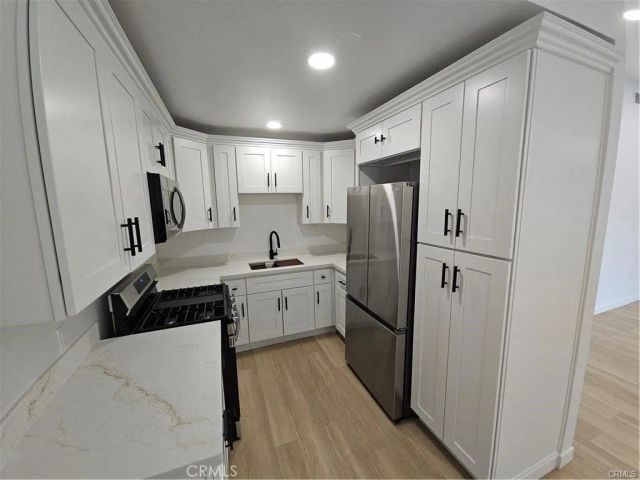 19110 Avenue Of The Oaks, Newhall, CA 91321