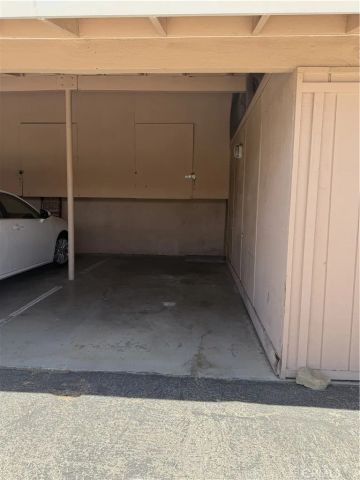 19110 Avenue Of The Oaks, Newhall, CA 91321