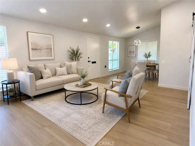 19110 Avenue Of The Oaks, Newhall, CA 91321