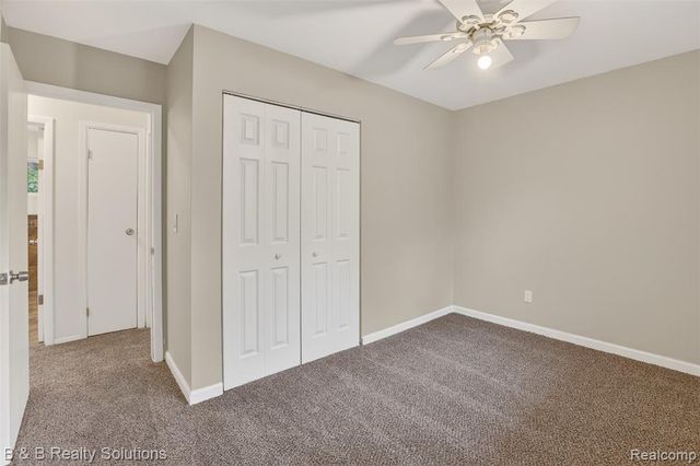 271 S Williams Lake Road, Waterford, MI 48327