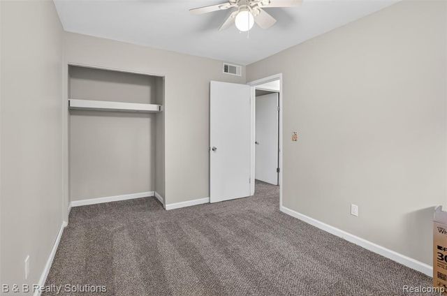 271 S Williams Lake Road, Waterford, MI 48327