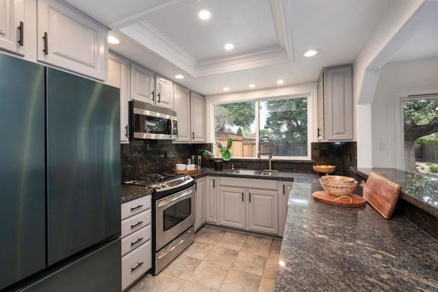 126 Arundel, Burlingame, CA 94010