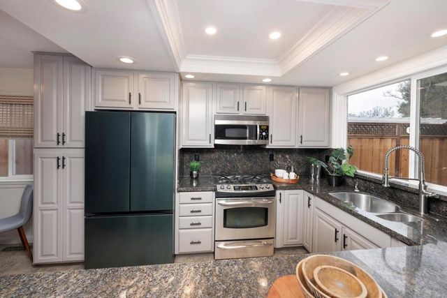 126 Arundel, Burlingame, CA 94010