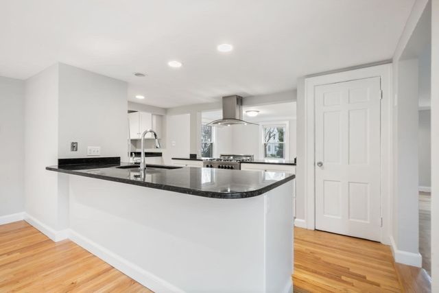 21 Lantern Lane 21, Newton, MA 02459