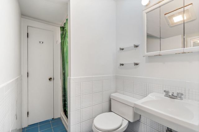 21 Lantern Lane 21, Newton, MA 02459
