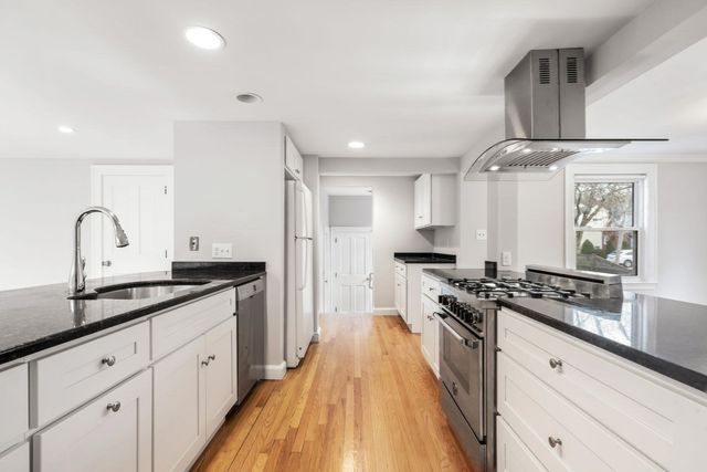 21 Lantern Lane 21, Newton, MA 02459