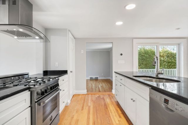21 Lantern Lane 21, Newton, MA 02459