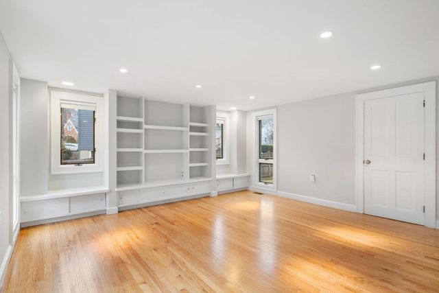 21 Lantern Lane 21, Newton, MA 02459