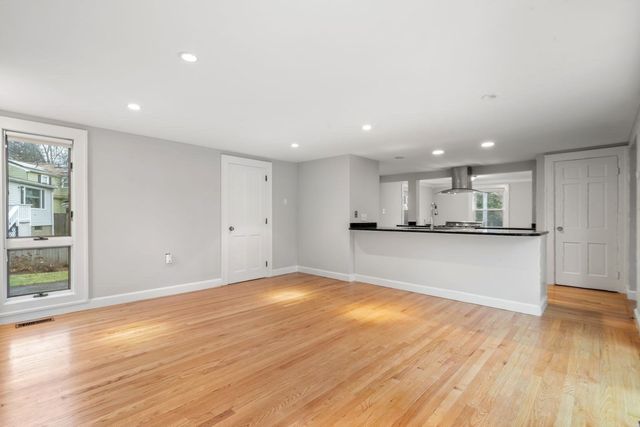 21 Lantern Lane 21, Newton, MA 02459