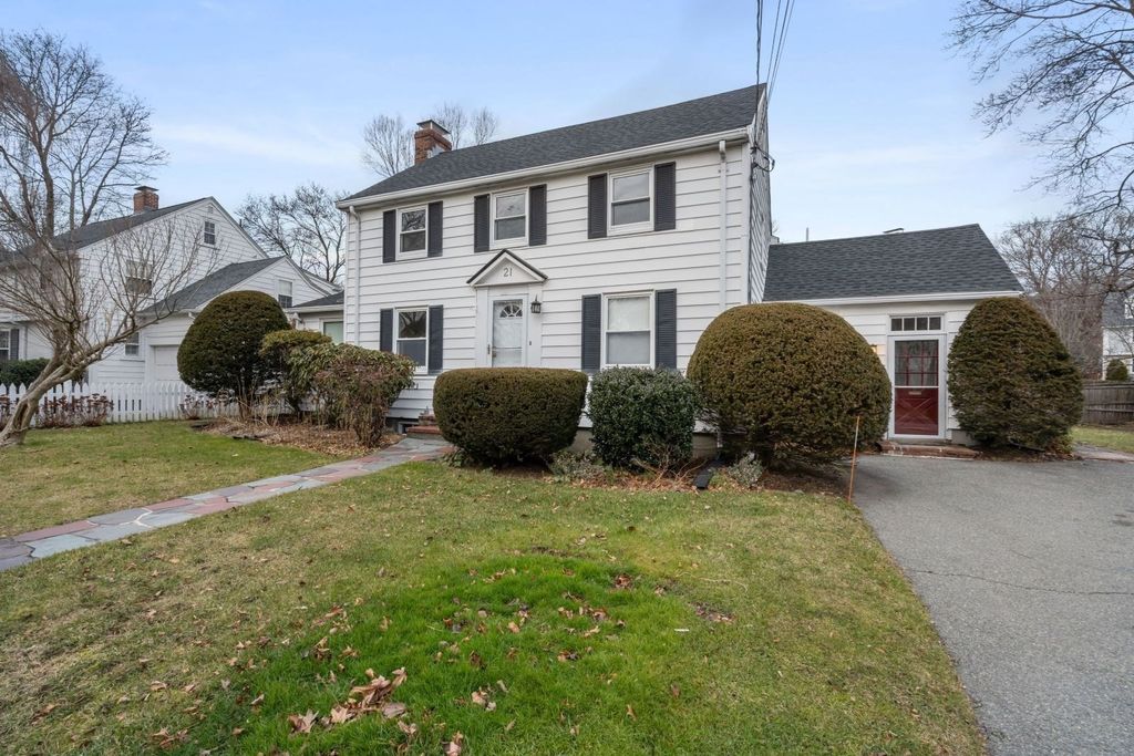 21 Lantern Lane 21, Newton, MA 02459