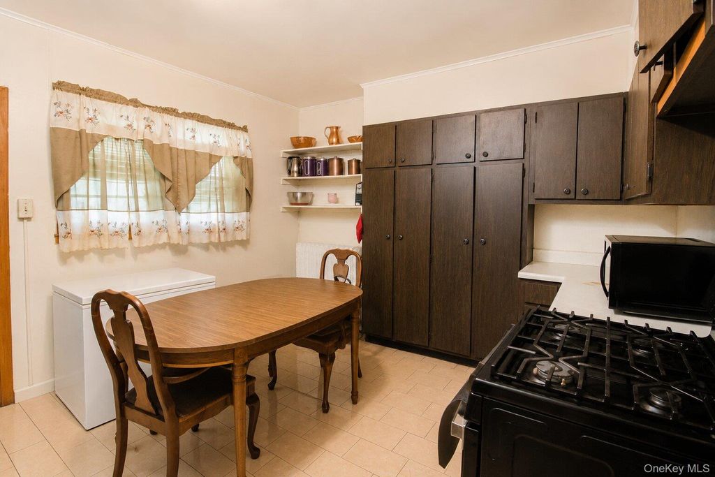 105 Carson Avenue, Newburgh, NY 12550 — photo 2