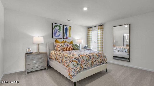 1129 Summer Daisy Drive, Aberdeen, NC 28315