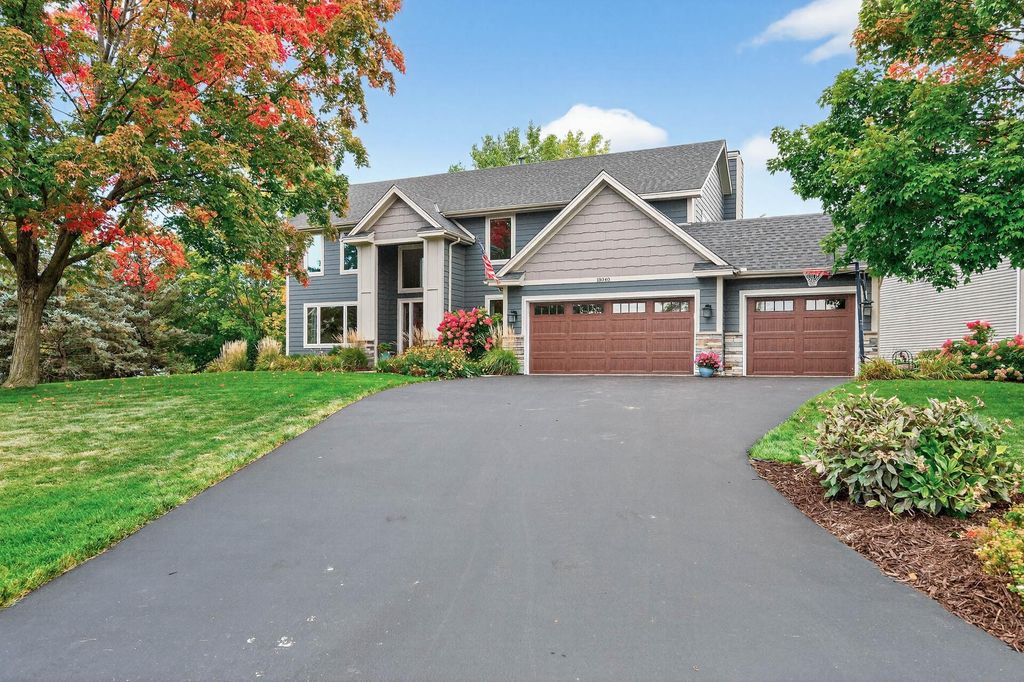 18940 33rd Avenue N, Plymouth, MN 55447