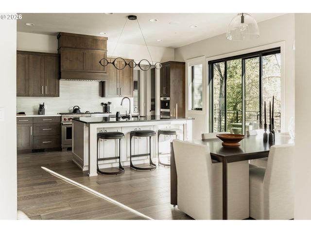 4560 Sw 59th Ave, Portland, OR 97211