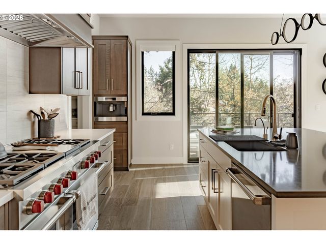 4560 Sw 59th Ave, Portland, OR 97211