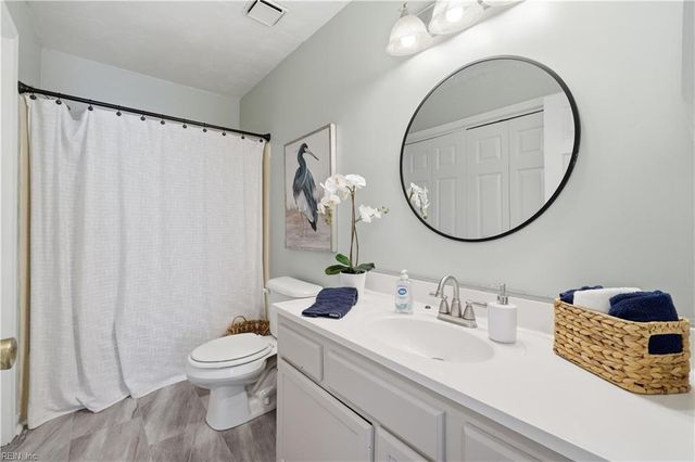 875 Avatar DR, Virginia Beach, VA 23454