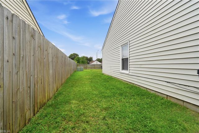 875 Avatar DR, Virginia Beach, VA 23454