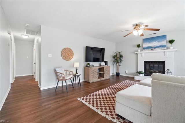 875 Avatar DR, Virginia Beach, VA 23454