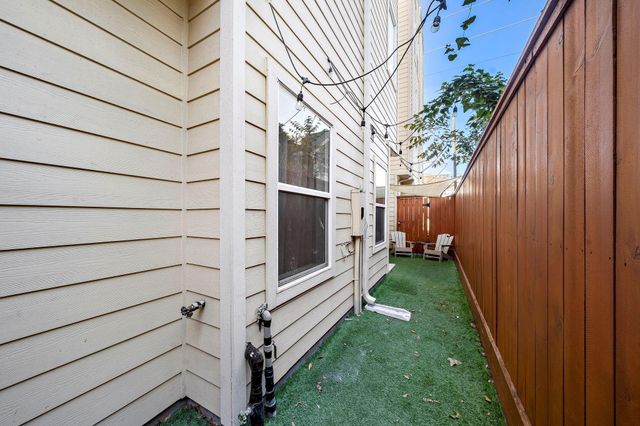 1617 Shearn Street, Houston, TX 77007