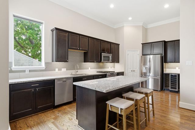 1617 Shearn Street, Houston, TX 77007