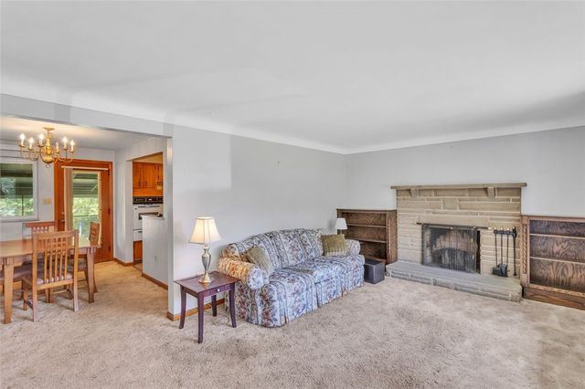 2 Blanchard Ln, N Versailles, PA 15137