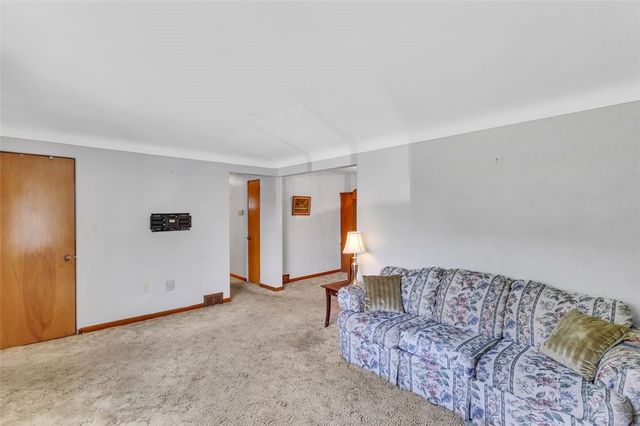 2 Blanchard Ln, N Versailles, PA 15137