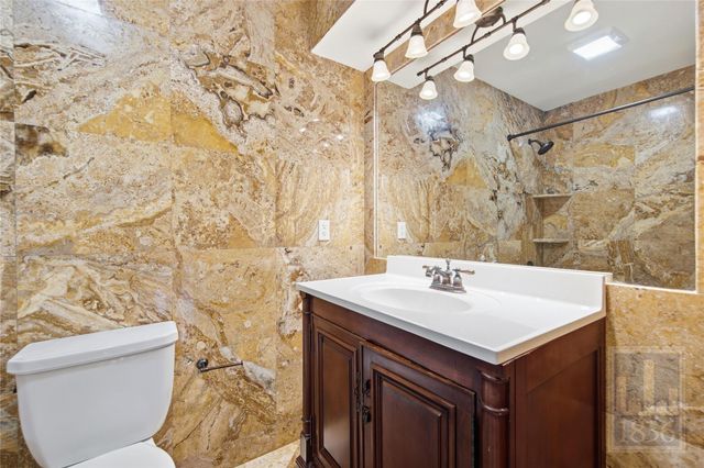 8400 Jamestown DR 226, Austin, TX 78758