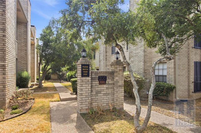 8400 Jamestown DR 226, Austin, TX 78758