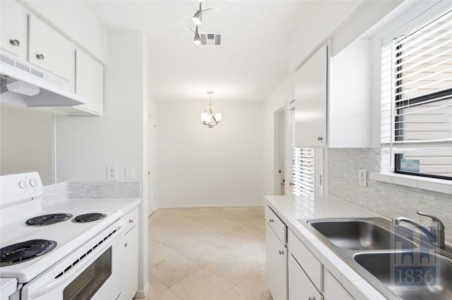 8400 Jamestown DR 226, Austin, TX 78758