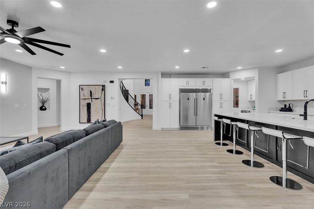 6496 Glen River Circle, Las Vegas, NV 89131