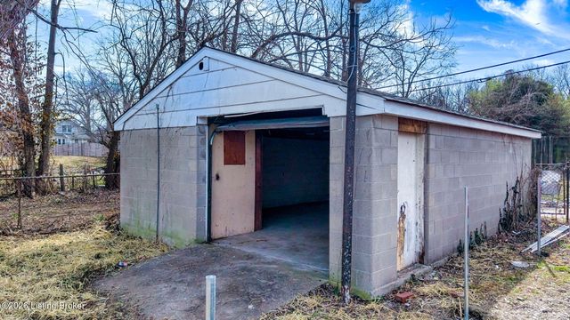 2628 Bank St, Louisville, KY 40212