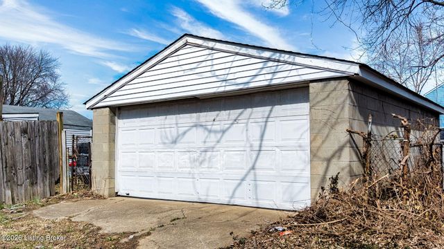 2628 Bank St, Louisville, KY 40212