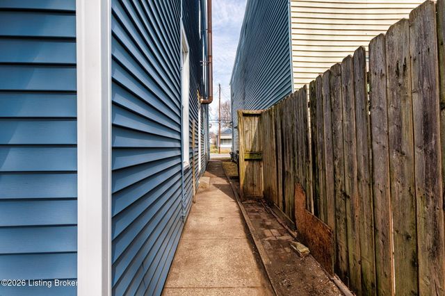 2628 Bank St, Louisville, KY 40212