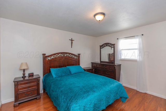 201 S Wall Street, Stratford, TX 79084