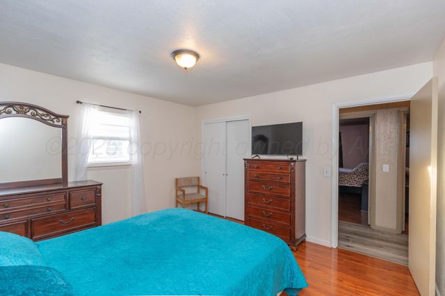 201 S Wall Street, Stratford, TX 79084