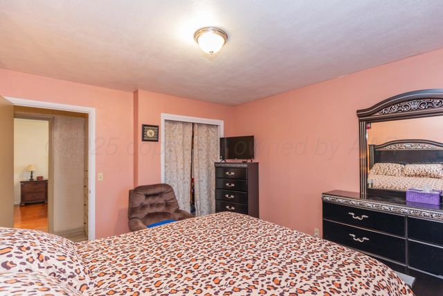 201 S Wall Street, Stratford, TX 79084